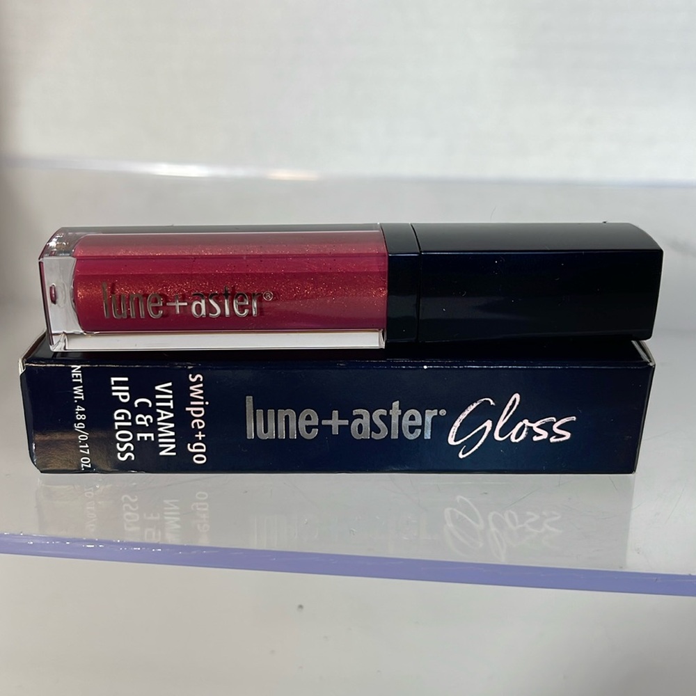 New in Box Lune+Aster Swipe & Go “CEO” vitamin C+E lipgloss- Shimmery Gloss